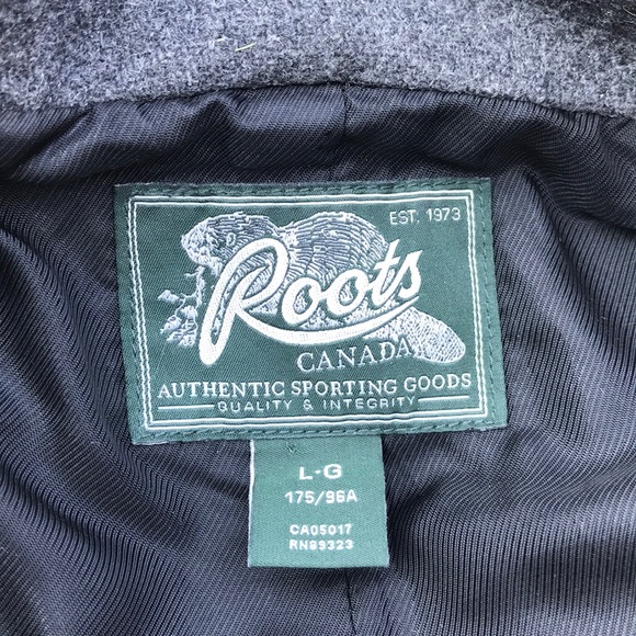 Roots 🇨🇦double breasted wool coat. - Picture 9 of 13